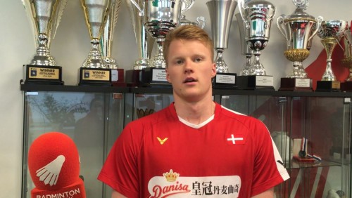 据表明他的 据表明他的